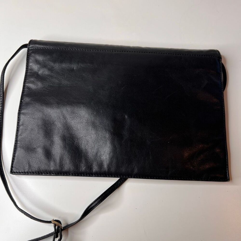 Fendi leather clutch crossbody bag, black gathered leather body with a contrasti - Picture 9 of 11